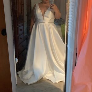 Beautiful Wedding Dress with Pockets